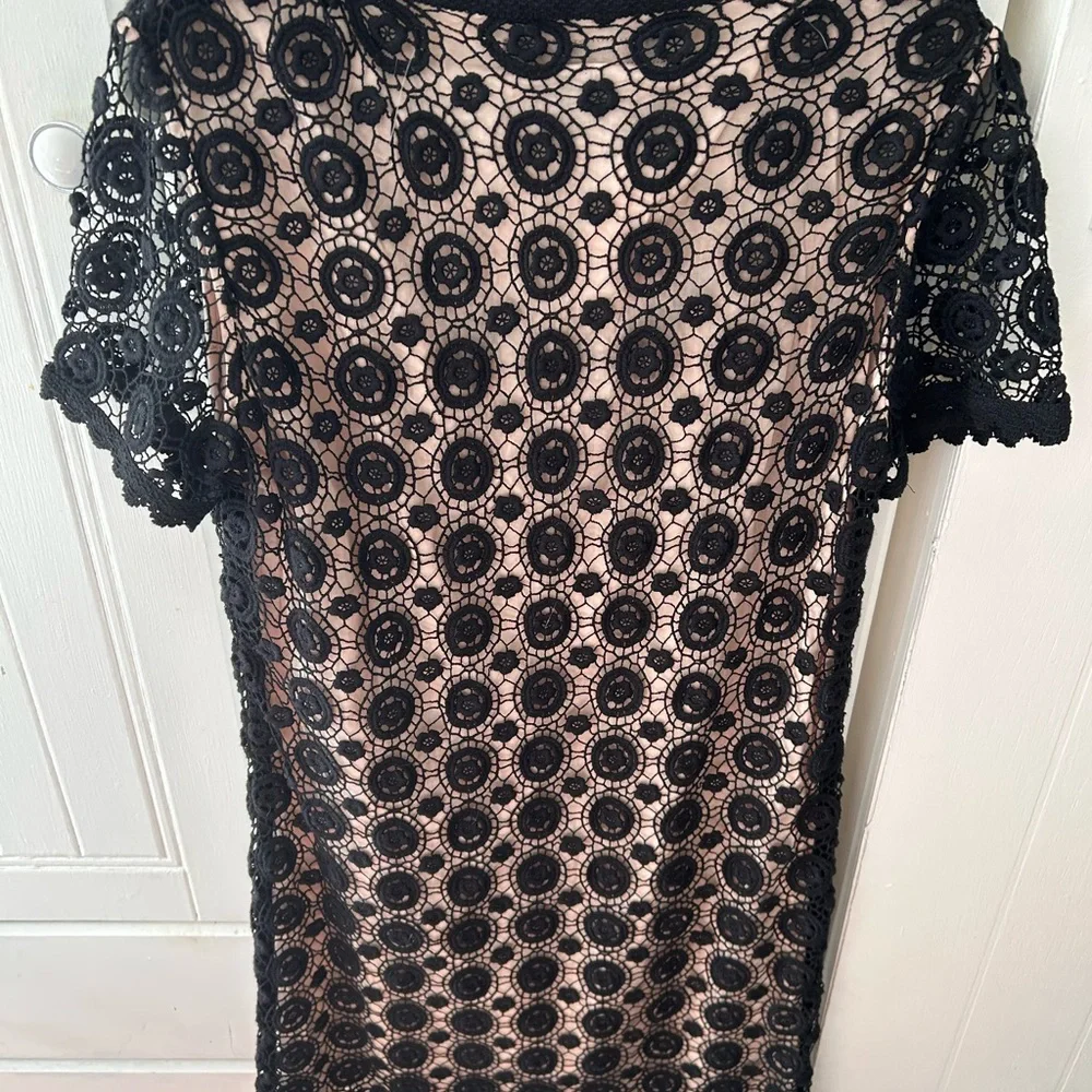 NWT FRENCH CONNECTION Black Lace Circle Pattern Mini Dress w/Full Pink Lining - Picture 9 of 12